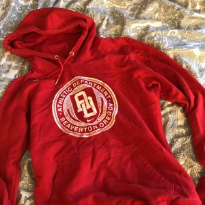 Hoodie - Röd Hoodie från Nike, storlek M men passar även S💓