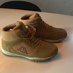 Kappa skor  - Helt nya kappa skor 