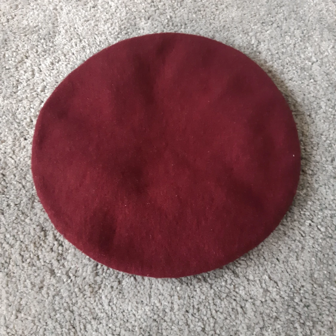 Dark red beret - 91