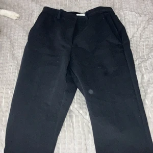 kostymbyxor - kostymbyxor från h&m, använda 1-2 gånger, återkommer med fraktpris