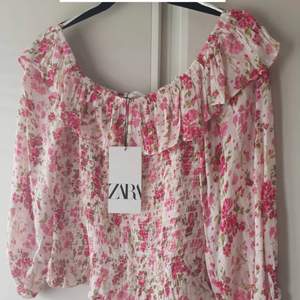  Helt ny blommig Zara  blus 🌸🌺