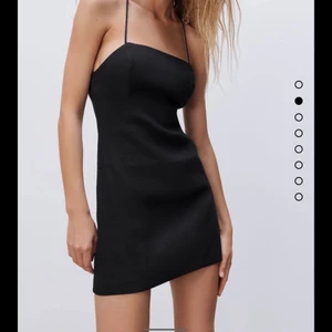 Klänning - Säljer denna supersnygga klänning från Zara så den tyvärr är för liten för mig 