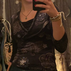 Fin tröja med mönster - Köpt på secondhand skit snygg