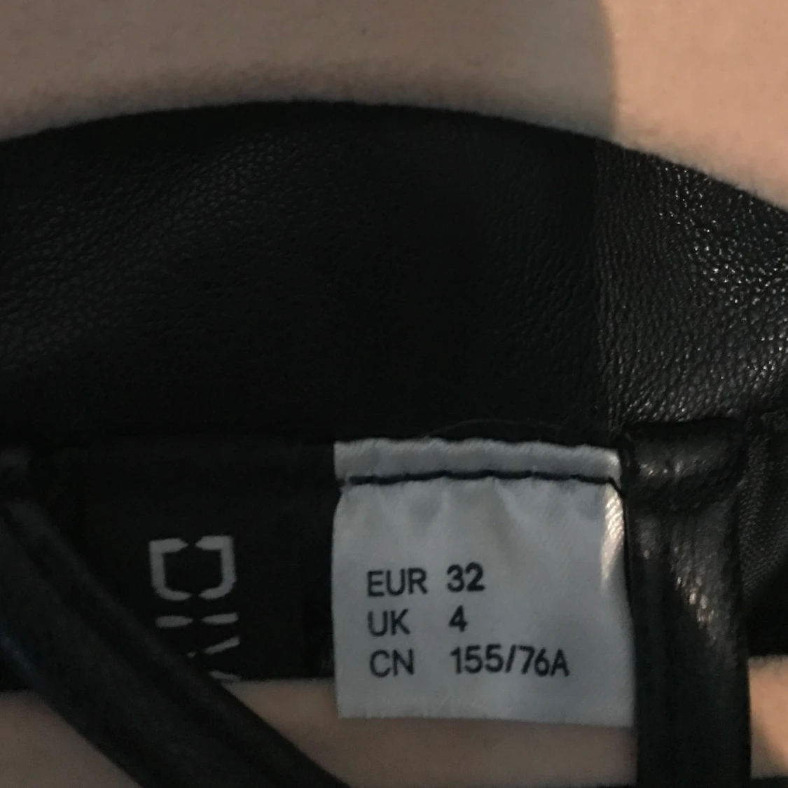 Kort skinnjacka - 90