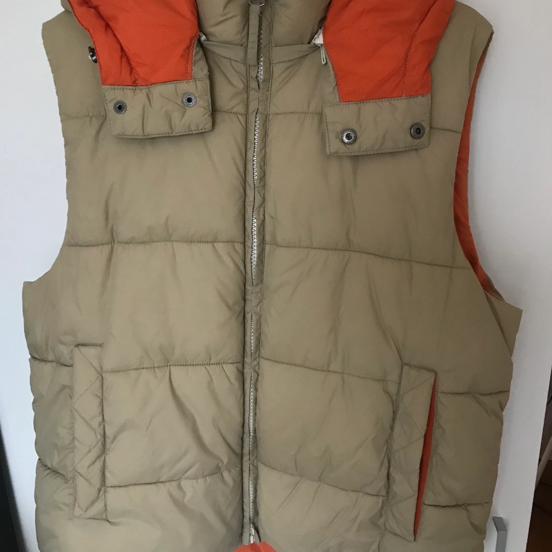 Beige dunväst - 90