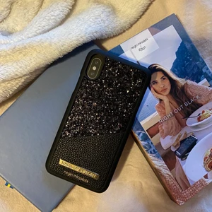 Mobilskal☺️ - Helt oanvänt mobilskal, från Ideal of sweden, som är supersnygg! ❤️Säljer pågrund av att den inte har kommit till användning🥰ordinarie pris 499kr✨köparen står för frakten(24kr) priset kan diskutera, kontakta vid intresse 😊