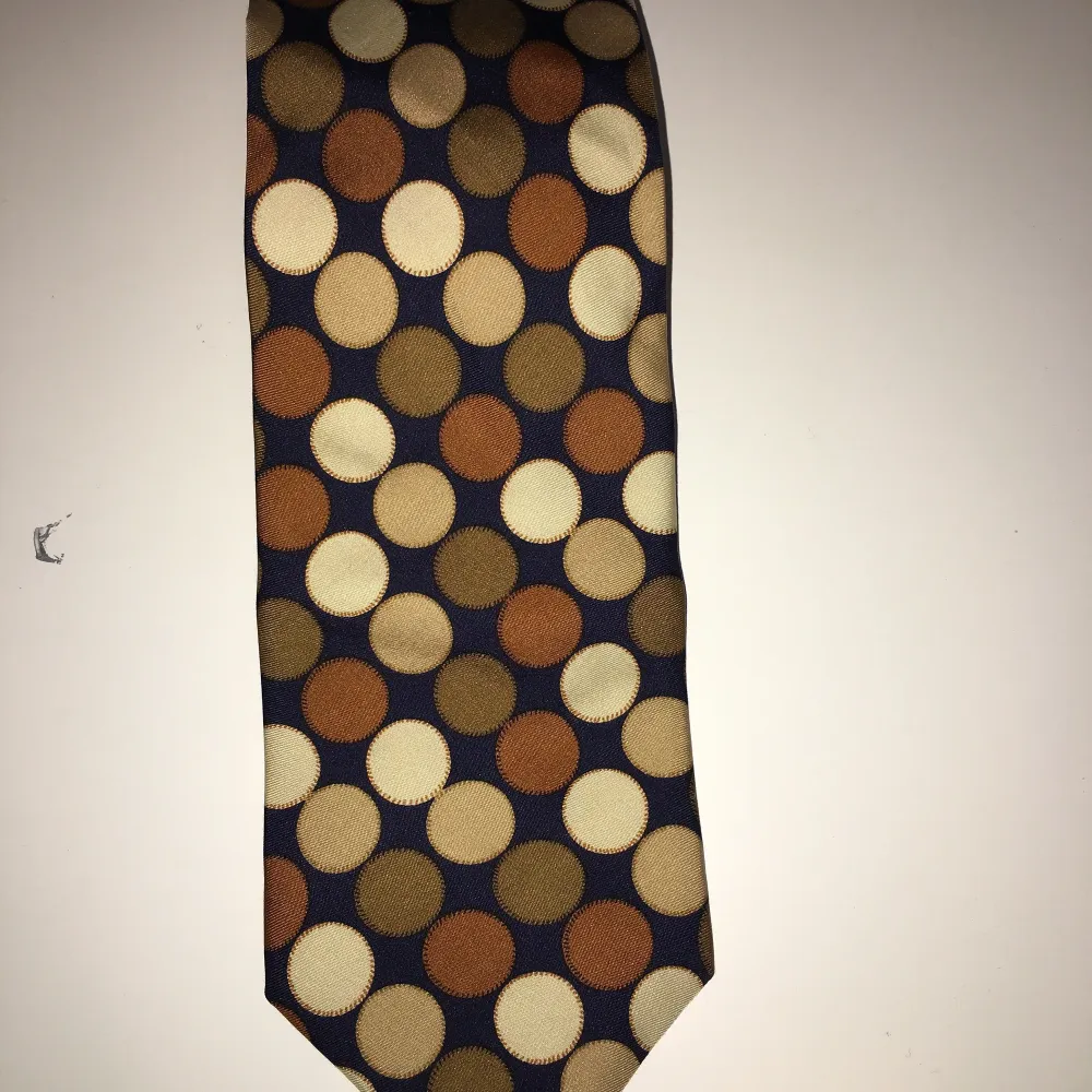 Yves saint Laurent (YSL) slips made in Italy i 100% silk. Ren och i toppskick . Accessoarer.