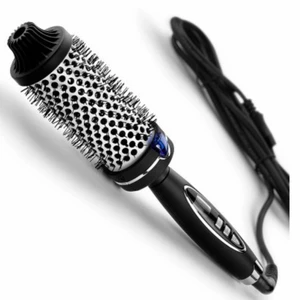 Cera hot styler - Säljer min sånhär ”fönborste” eftersom ja har en annan ja använder mej💞 den är använd fåtal gånger så den e så gott som ny. Den ör 45mm bred. Köptes för 500kr💜