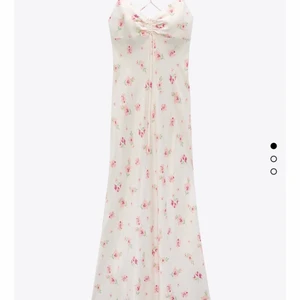 SÖKER ZARA KLÄNNING - Söker den här zara klänningen i stil 36/S kan betala mer än vad den kostar 🤍💗 skriv på DM !!