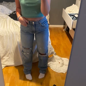 Jeans från gina! - Jeans från gina. Nästan aldrig använda och fint skick! Köpta för 600kr. Skriv för fler bilder💓💓💓