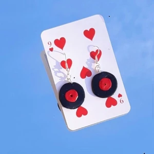 RETRO RECORDS Zenga Jewellery Collection  - Handgjorda retro-themed vinylörhängen tillverkade utav mig! 60 kr inklusive frakt. (: