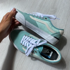 Helt nya vans - Helt nya vans som är köpta i usa för några år sedan, har aldrig fått användning av de och därav säljer jag de <3 de är i storlek 38,5. Skicka privat vid intresse eller för fler bilder!💗 skickar de spårbart <3