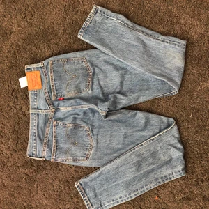 Levis jeans - Snygga Levis jeans med en momfit 