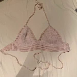 Rosa virkad topp - Rosa virkad topp köpt 2hand. Passar bra på mig som är storlek XS-S. 