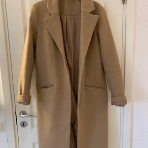 Kappa - Jättefin kappa från Vila, storlek S. Knappt använd & jättefint skick. Pm för fler bilder. Nypris 1500 mitt pris 750