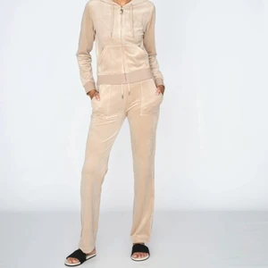 Söker! - Hej jag söker juicy coutoure sett i någon av dessa färger! Helst i strl XXS-XS