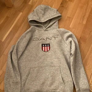 Gant hoodie - Inga skador, använd Max 10 gånger 💓