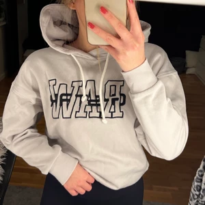 Hoodie - En grå hoodie från G-star, storlek XS. Nyskick