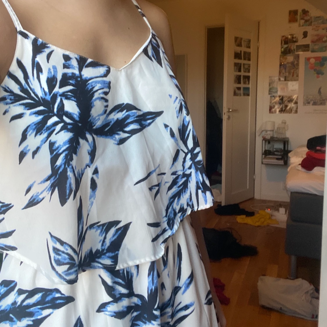 Blommig sommarklänning  - 90