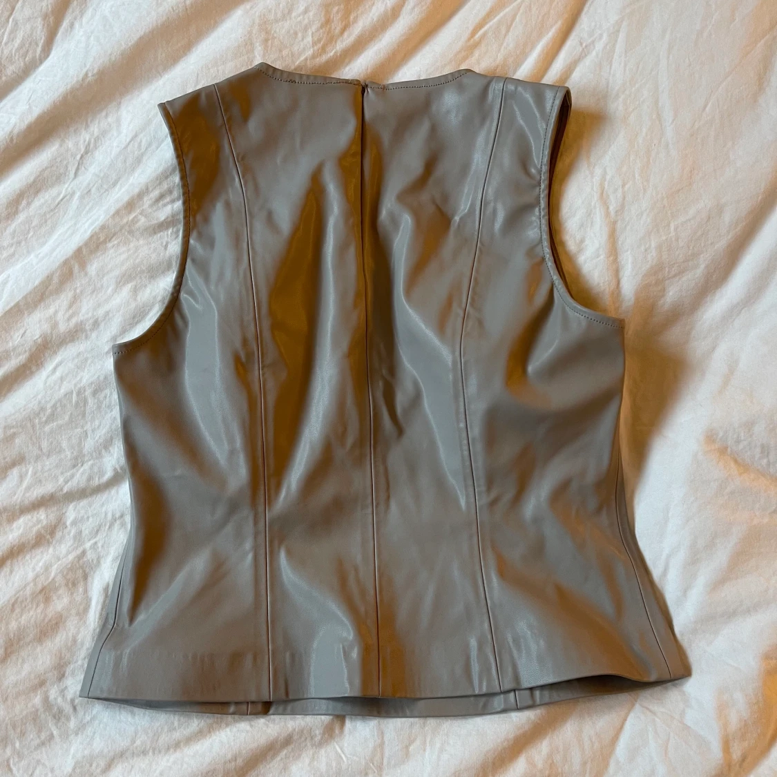 Grå lädertopp - 90