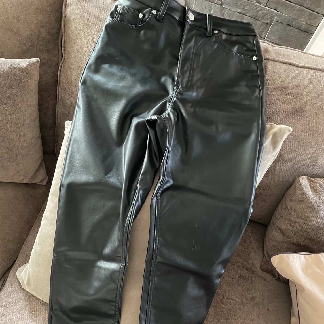 H&M läderimitation Byxa - 90