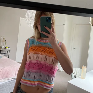 Färgglad topp!! - En härlig snygg färgglad topp!! Köparen står för frakten:)
