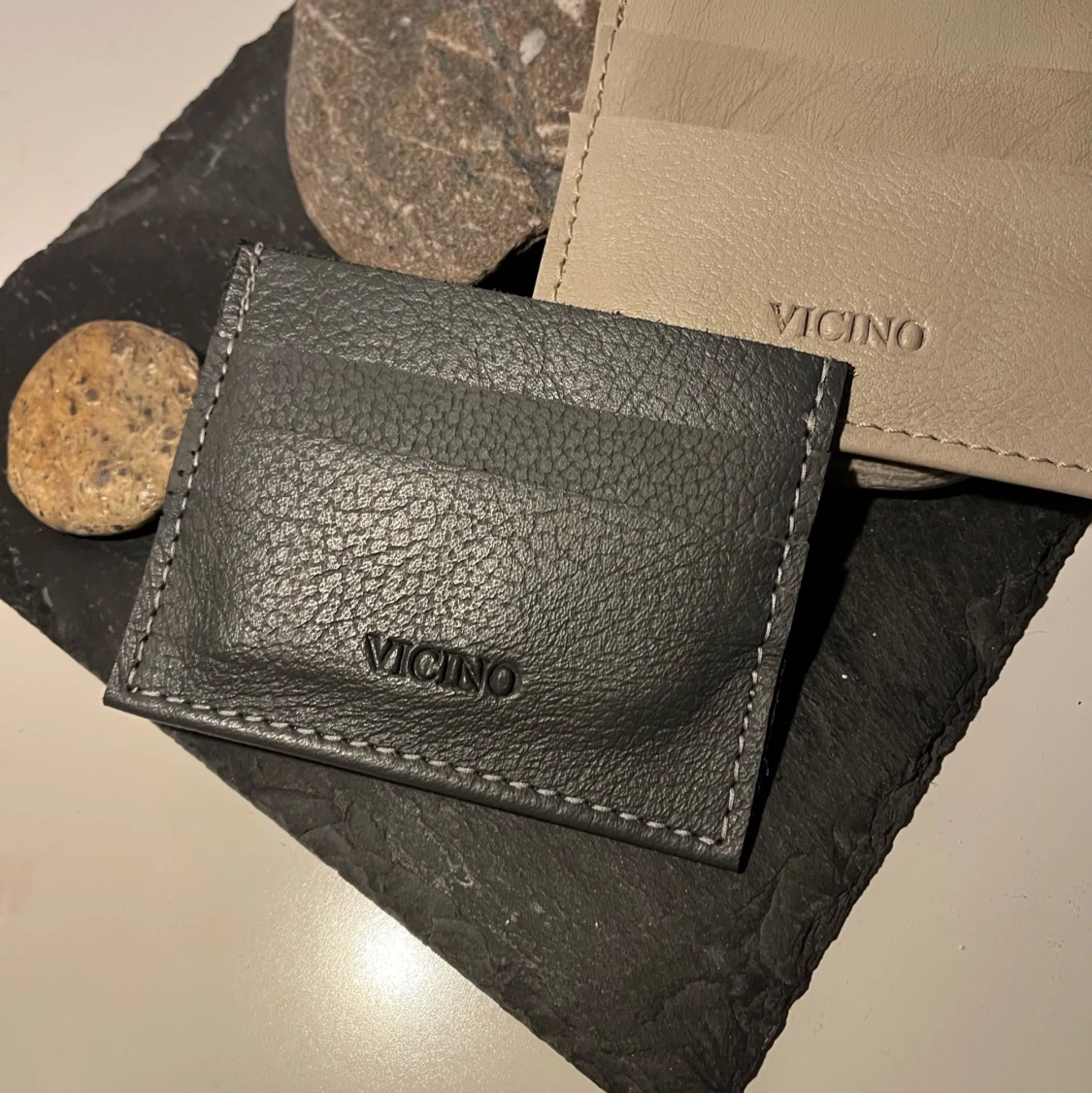 Korthållare av äkta läder