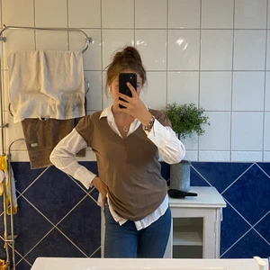 T-shirts - Två stycken t-shirts🤎 en brun och en randig, båda för 90kr +frakt eller en för 40kr +frakt📦