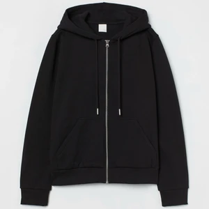 Zip hoddie  - Har två därför säljer jag den här, kan vara lite luddig men går nog bort i tvätten❣️ frakt tillkommer.