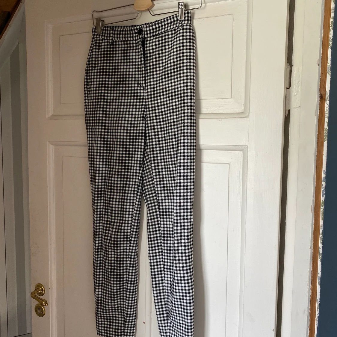 Rutiga byxor från Monki