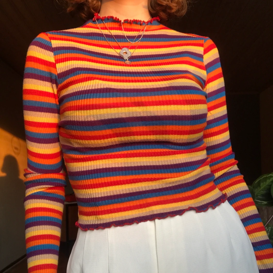 Färgglad croppad tröja med mock neck - 90