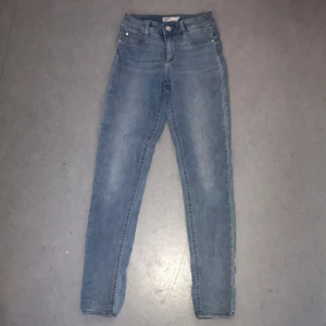 PANTS JEANS - jeans modell (JEGGING JANE) str s                                                     