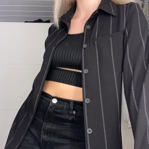 Randig Oversized skjorta  - Oversized skjorta i ett lite tjockare material, storlek S, aldrig använt