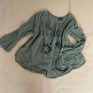 Fairy topp🧚🏻‍♂️ - fantastisk grön fairy topp, superskön, snygg och ser bra ut på alla.