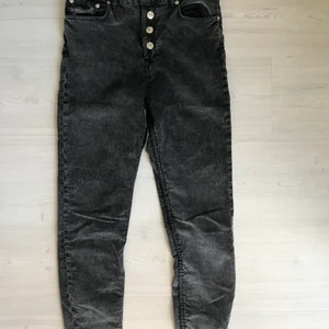 Storlek S - Byxor från Zara🌸