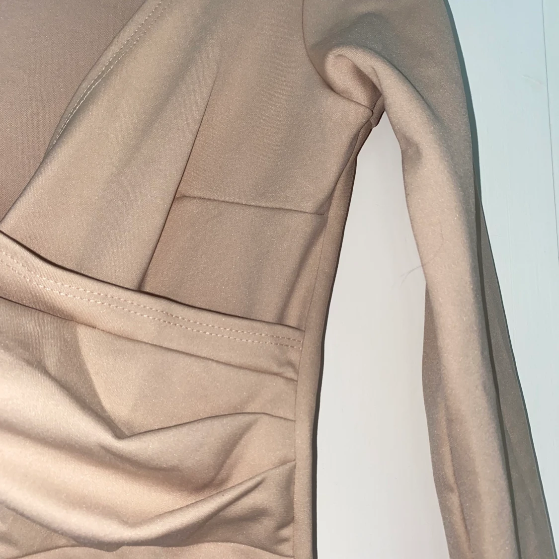 Figurnära klänning - 91