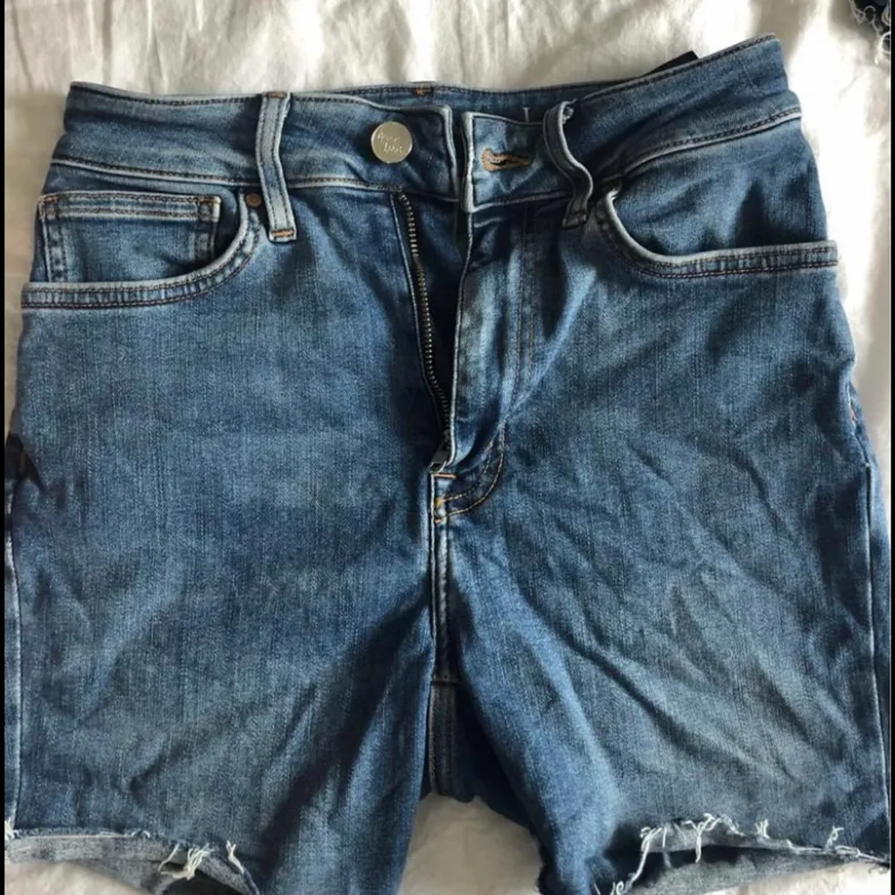 Jeansshorts i storlek XS-S. Shorts.