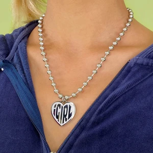 iGirl halsband - Igirl halsband org. pris 200kr (lånade bilder)