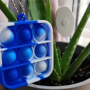 Mini pop it - Hej, nu säljer jag denna mini popiten💞 i färgen blå och vit🌼❤️