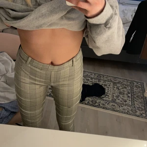 Kostym byxor  - Säljer ett par coola kostymbyxor från hm som jag inte använder. St 38 men passar en 36