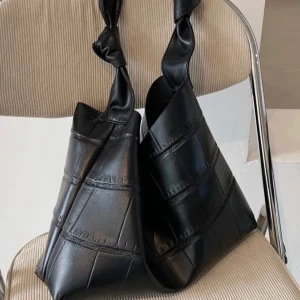 Läder Väska  - Inte min väska men snygg i flödet