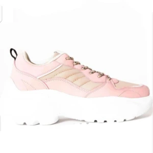 Snickers storlek 36 - Kommet till användning,  nytt skick 😎