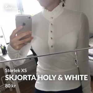 Skjorta Holly & Whyte (storlek XS) - Storlek XS Använd bara 2 gånger. Pris: 80 kr + frakt 