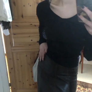 Svart tröja - Svart topp <3