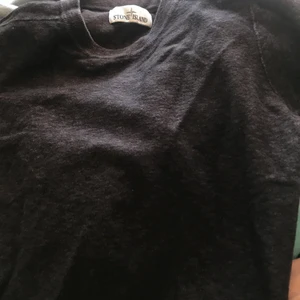 tröja st M - kan gå ner i pris vid snabb affär 