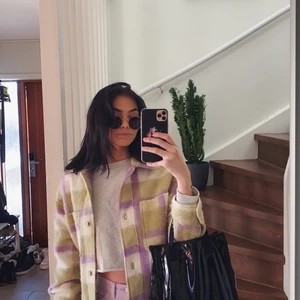 Bershka - Fin jacka från bershka, använd fåtal gånger. Inköpt för 599, köpare står för frakt 💚💜