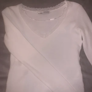 tröja från Pull&Bear storlek XS - En helt ny tröja från pull&bear, storlek XS. Kan mötas upp eller frakta 