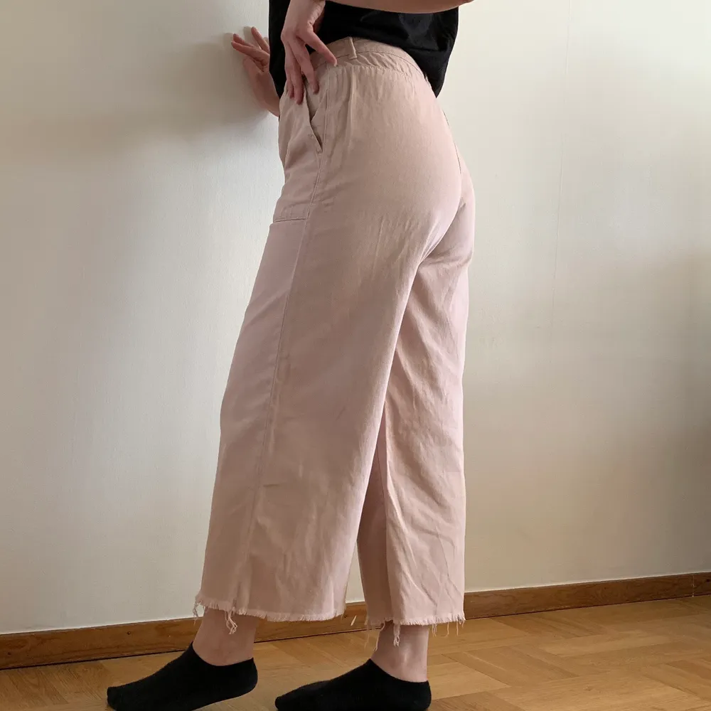 Supercute pink pants från Urban outfitters 🤑. Jeans & Byxor.