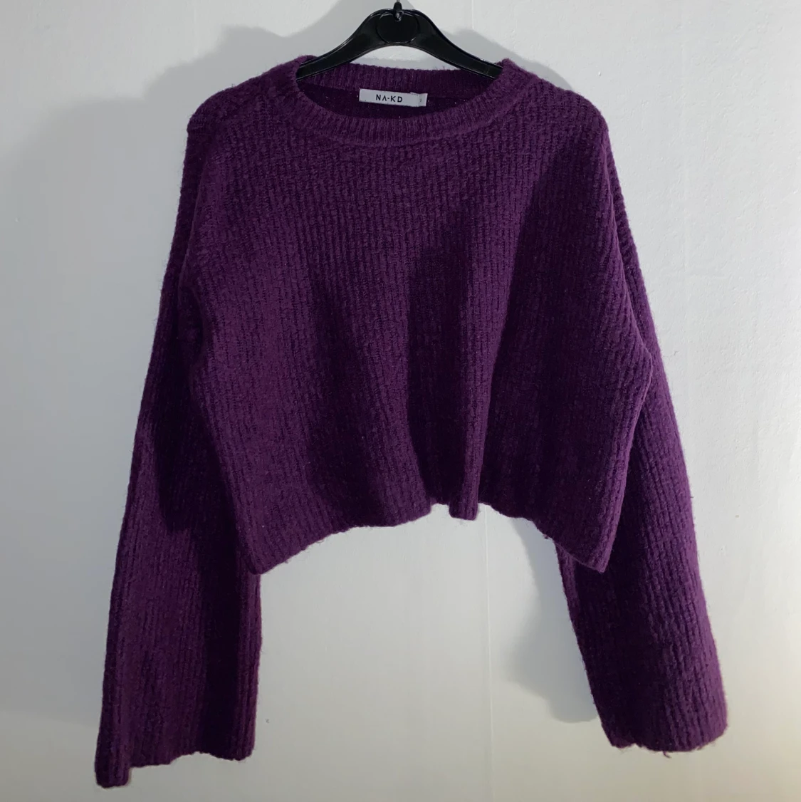 Croppad tröja med vidga ärmar