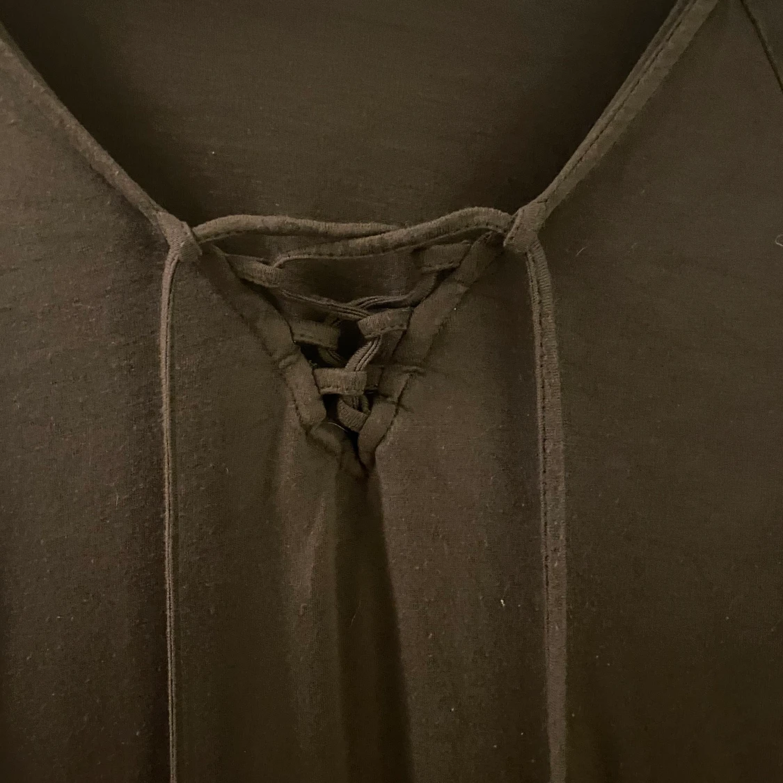 Grön tröja med knytning strl S - 90